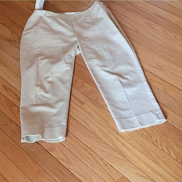 CHICO'S LIGHT KHAKI CAPRI PANTS - Picture 3 of 7